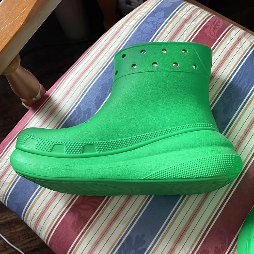 Crocs - Picture 2 of 5